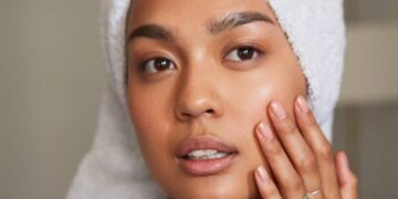 kulit wanita berminyak