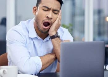 Mengantuk Sepanjang Hari : Normal atau Bahaya?