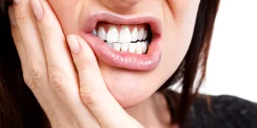 Sakit Gigi Bongsu: Perlu Cabut Atau Biarkan Sahaja?