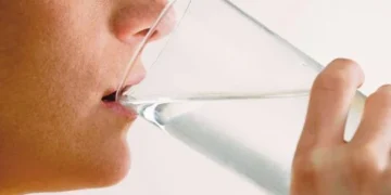 Berapa Liter Air Sebenarnya Perlu Diminum Setiap Hari?