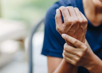 Sakit Sendi di Usia Muda: Adakah Ia Normal?