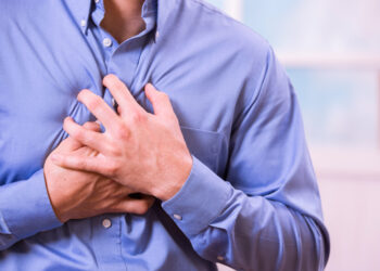 Punca Sakit Dada Sekejap: Adakah Ia Serangan Jantung?