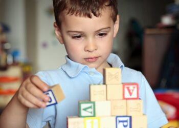 Tanda Anak Autism: Kenali Seawal Mungkin Sebelum Terlambat