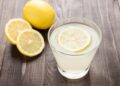 kebaikan minum air lemon