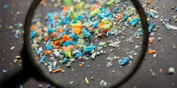 Mikroplastik di Udara: Betulkah Kita Hidu Plastik Setiap Hari?