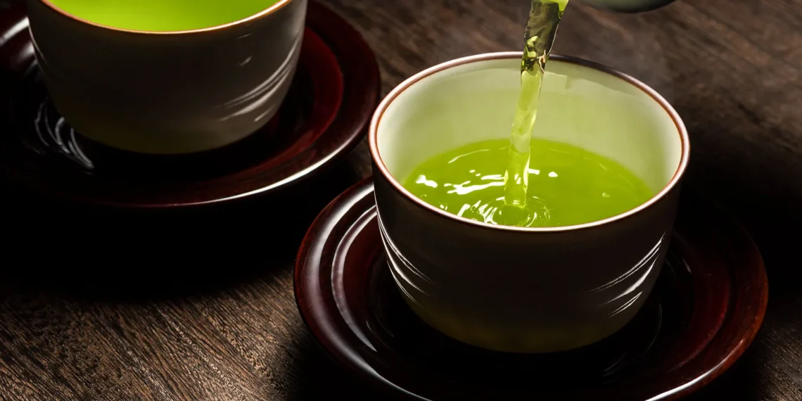 Metabolisme Boost Dengan Teh Hijau: Minum, Bakar, Kurus!