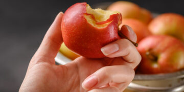 Benarkah “An Apple a Day Keeps the Doctor Away”?