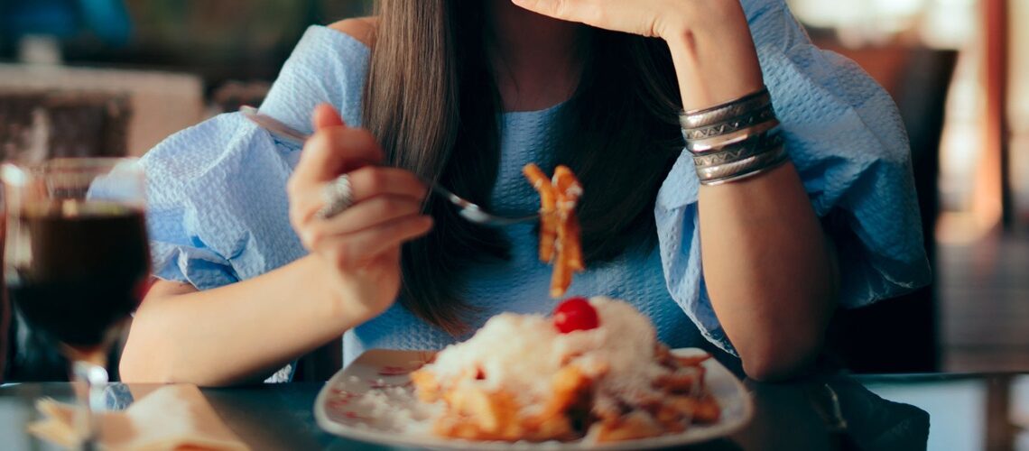 Terkena Keracunan Makanan? Ini Cara Selamat Atasi Sebelum Teruk