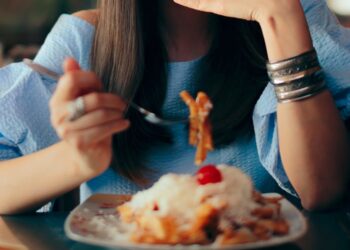 Terkena Keracunan Makanan? Ini Cara Selamat Atasi Sebelum Teruk