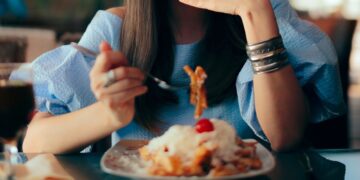 Terkena Keracunan Makanan? Ini Cara Selamat Atasi Sebelum Teruk